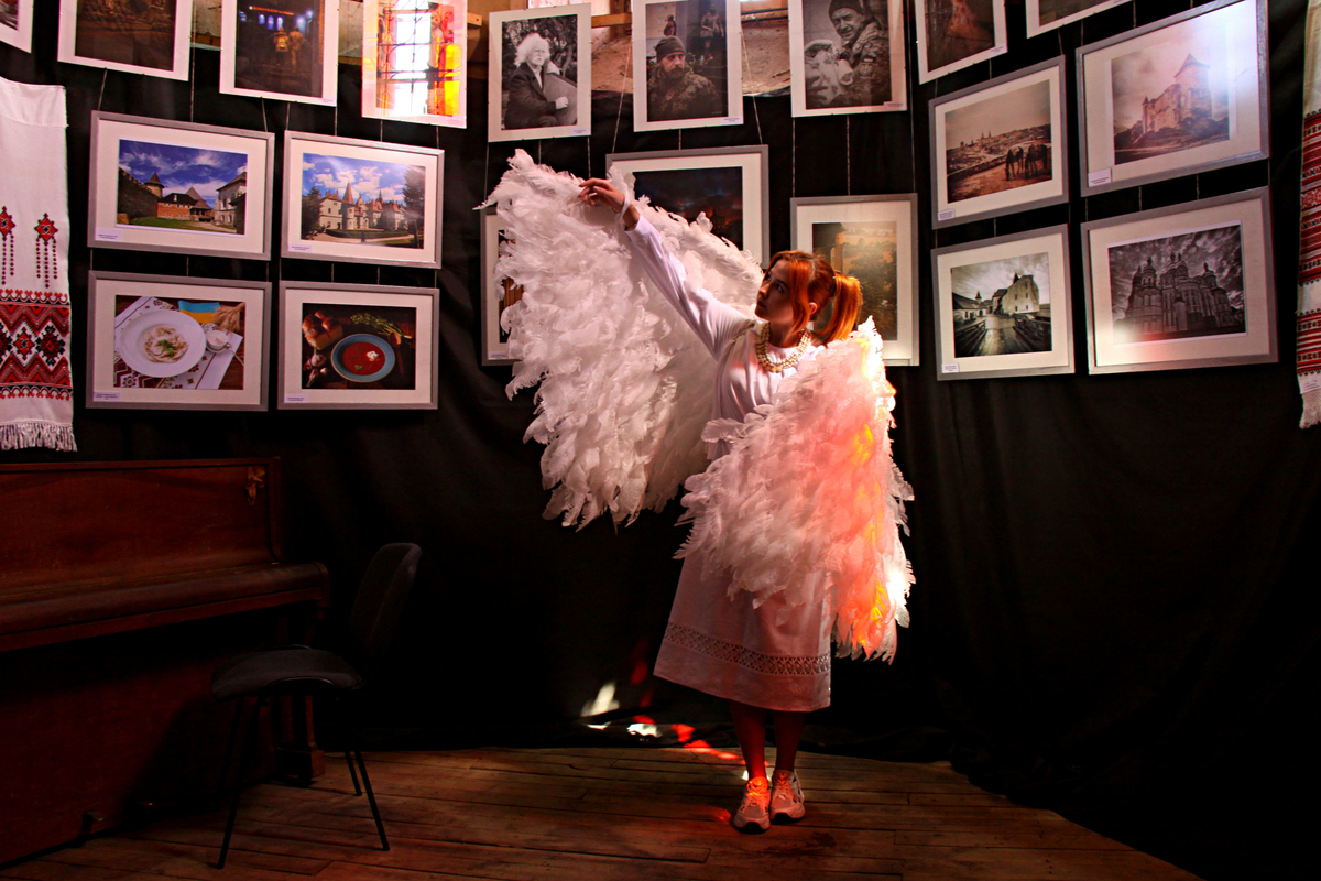 Янголи на виставці