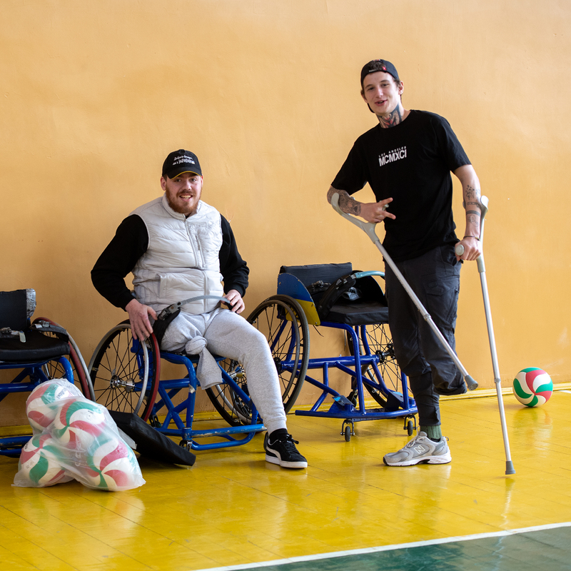 Незламані. 1