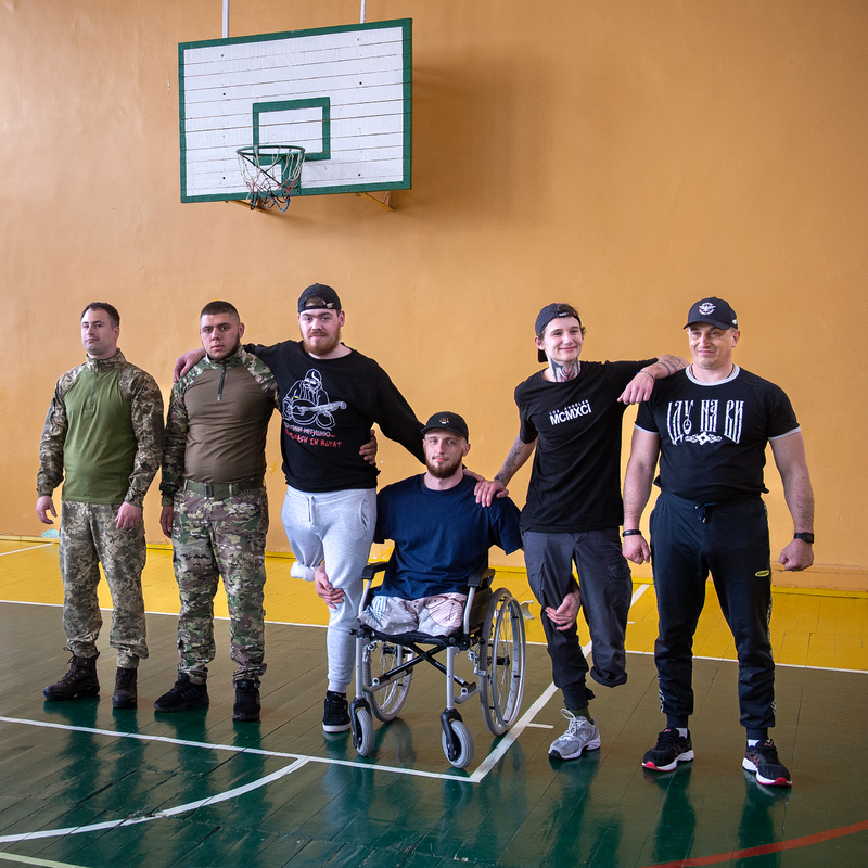 Незламані.8