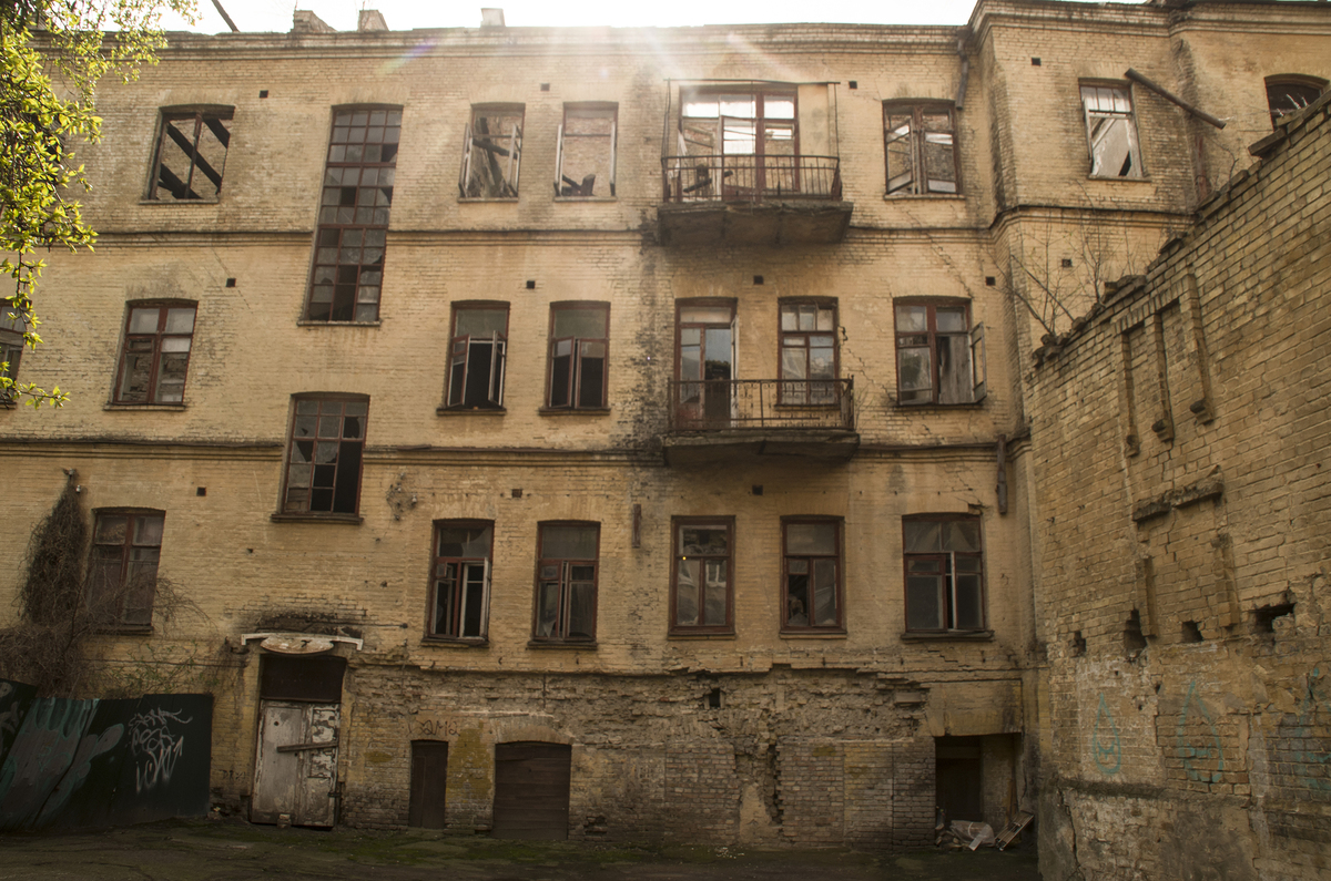 Скелет історії...