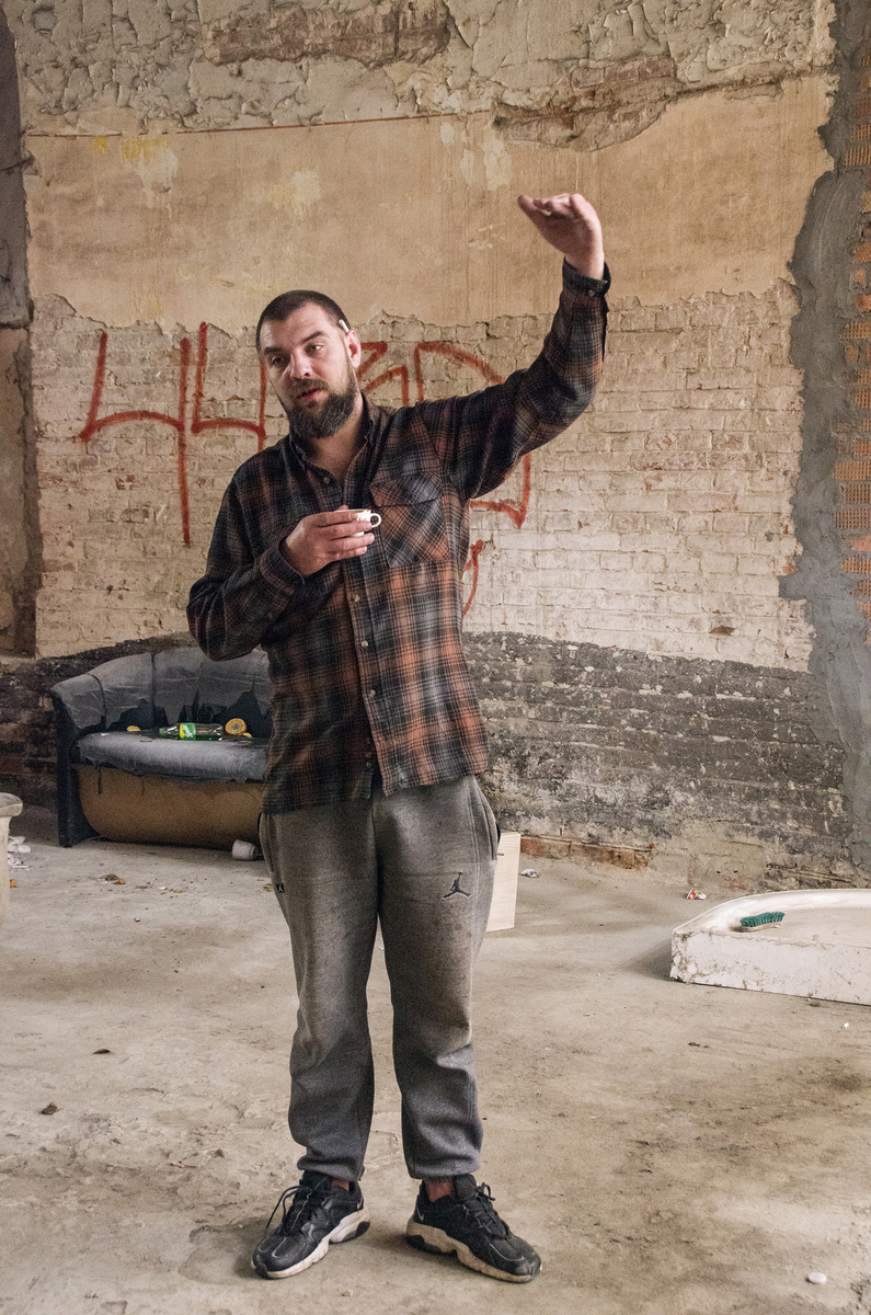 Останній хранитель (останній мешканець усадьби Андрій)