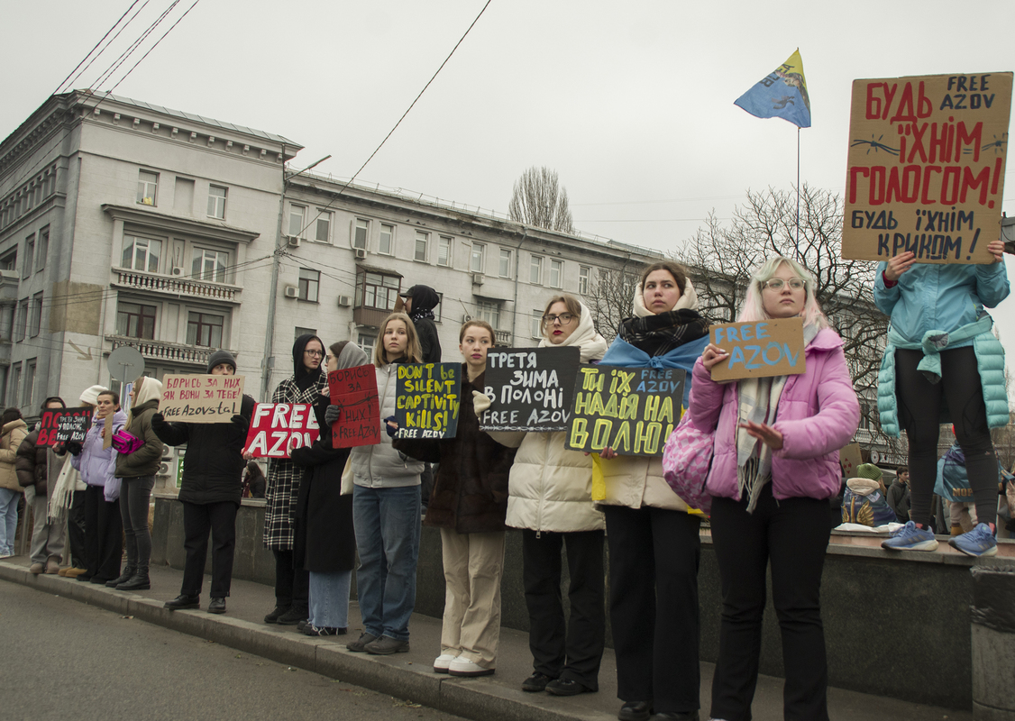 Будь-їх-голосом