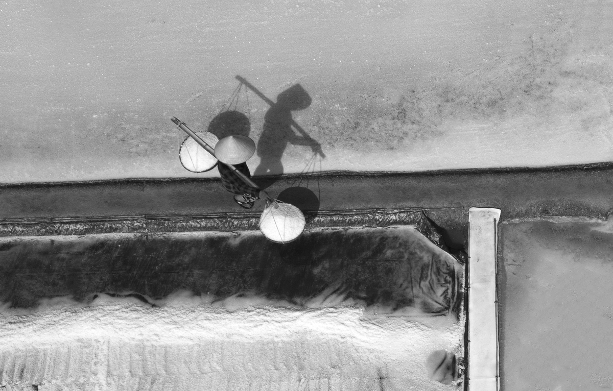 The shadow of salt workers' lives