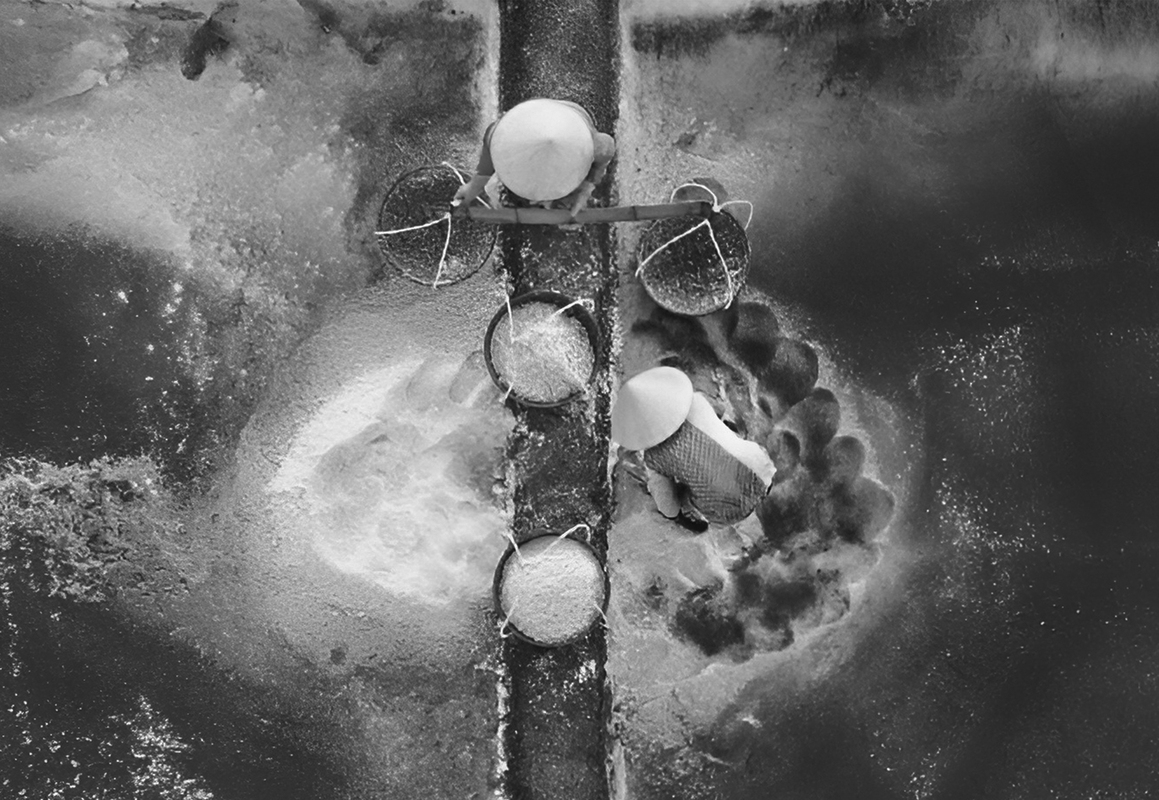 Harvesting salt snow salt