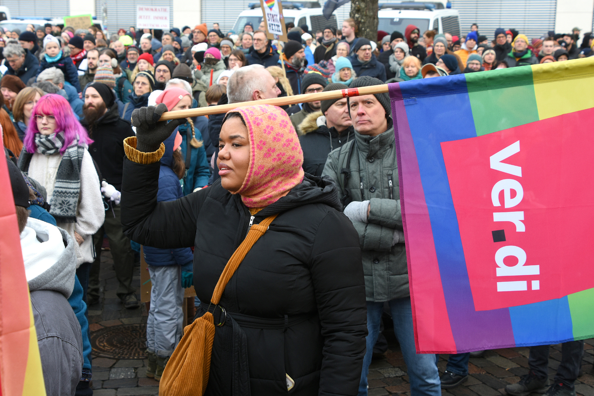 Протести проти ультраправих