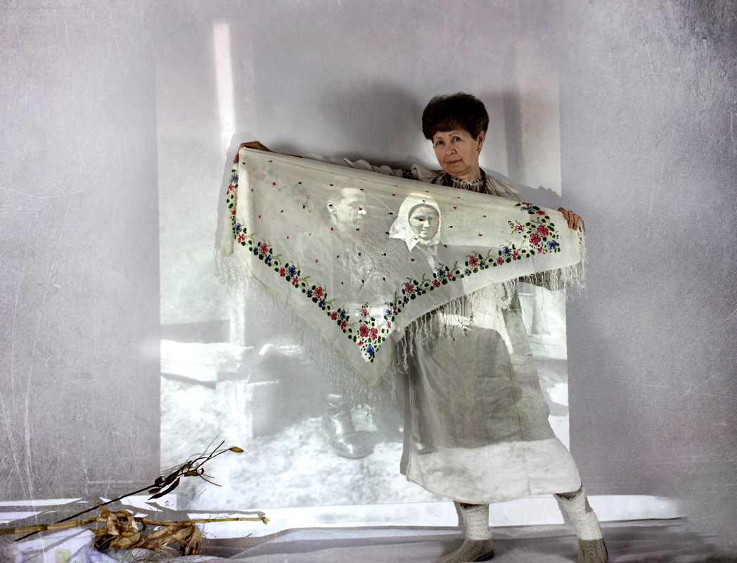 Коштовна рамка