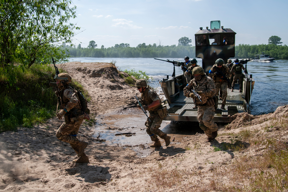 Крізь воду і пісок