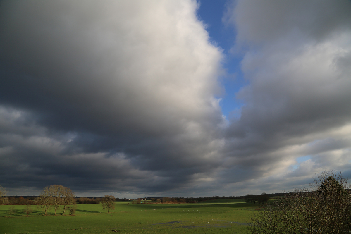 Небо хвилювалося