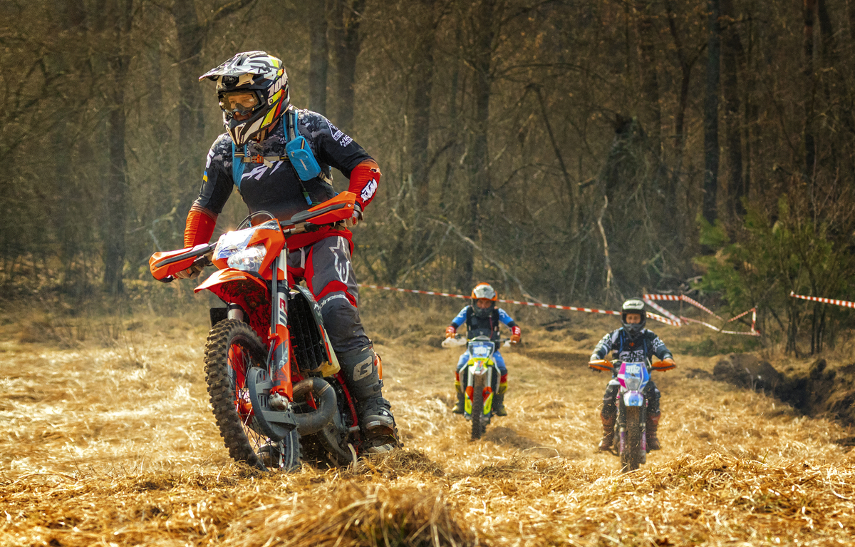 Поки перший