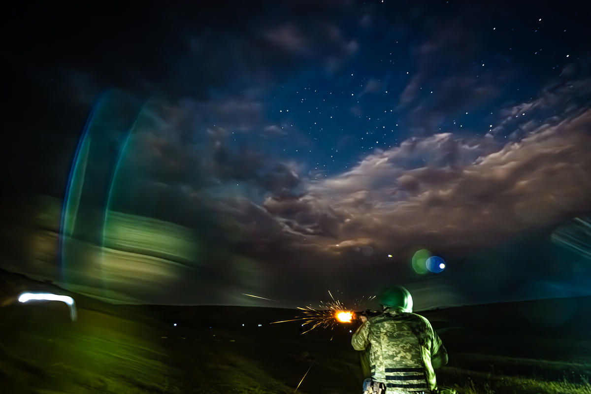 Крізь хмари війни