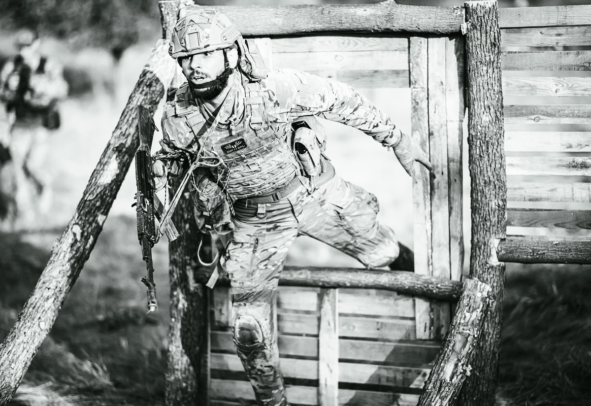 Прохід через вікно. 53 ОМБр. Авдіївський напрямок. Серпень 2023.