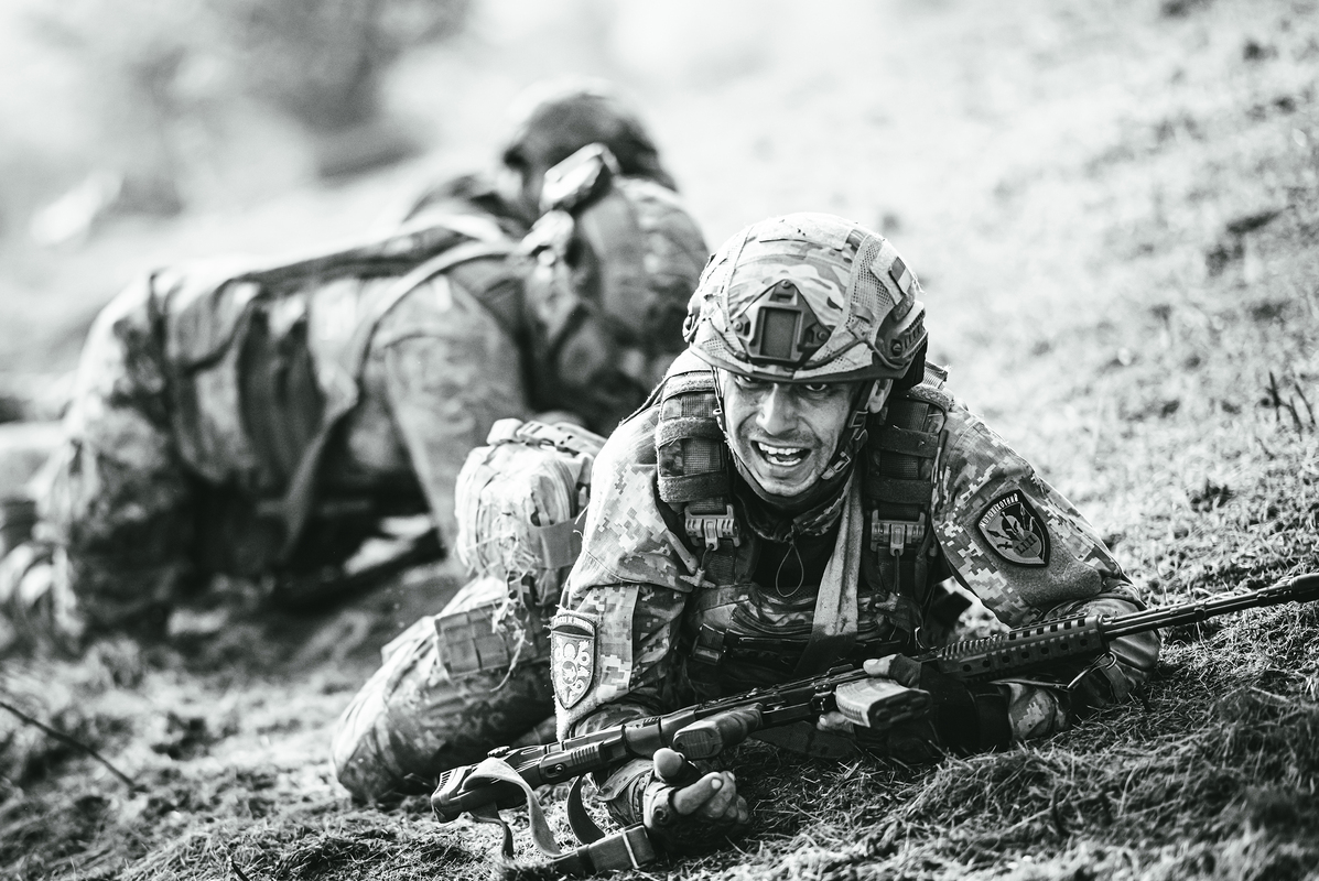 Пересування повзком. 53 ОМБр. Авдіївський напрямок. Серпень 2023.