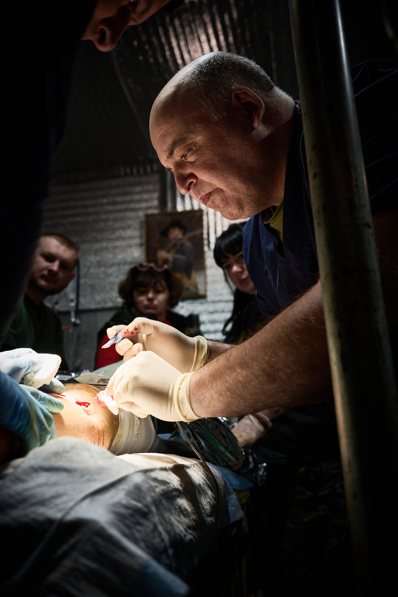 Даруючи світло