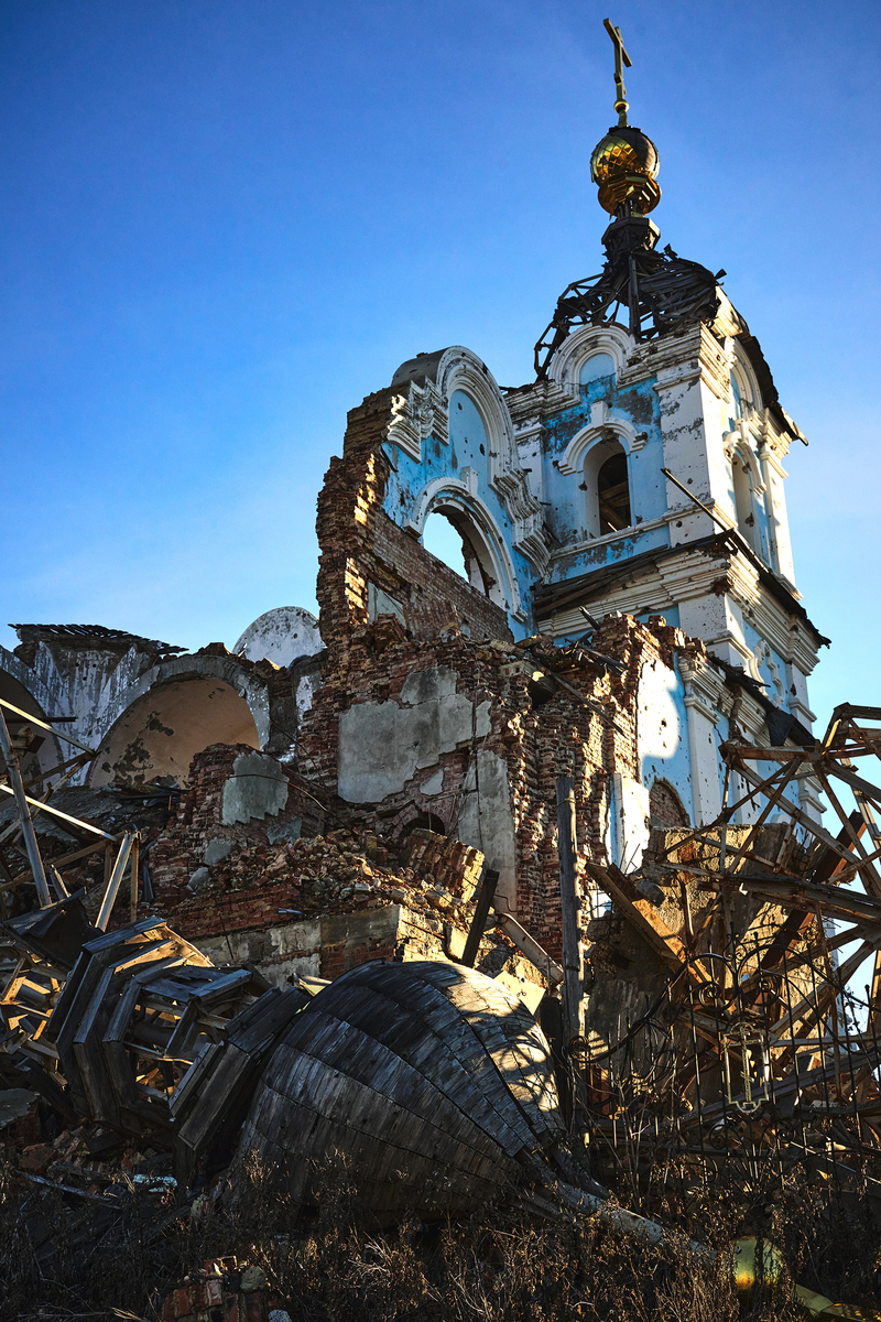 Бог мертвий