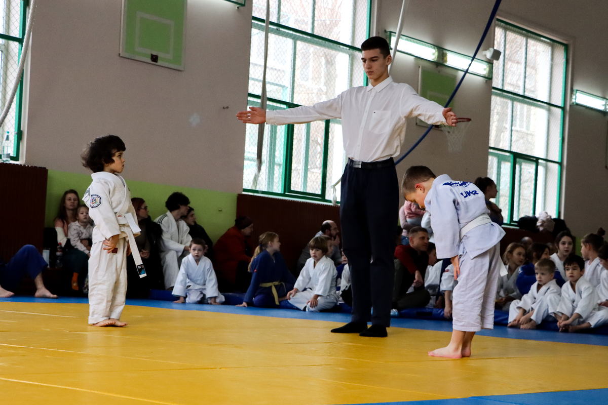 Ні війна, ні молодий вік не спиняють ентузіастів