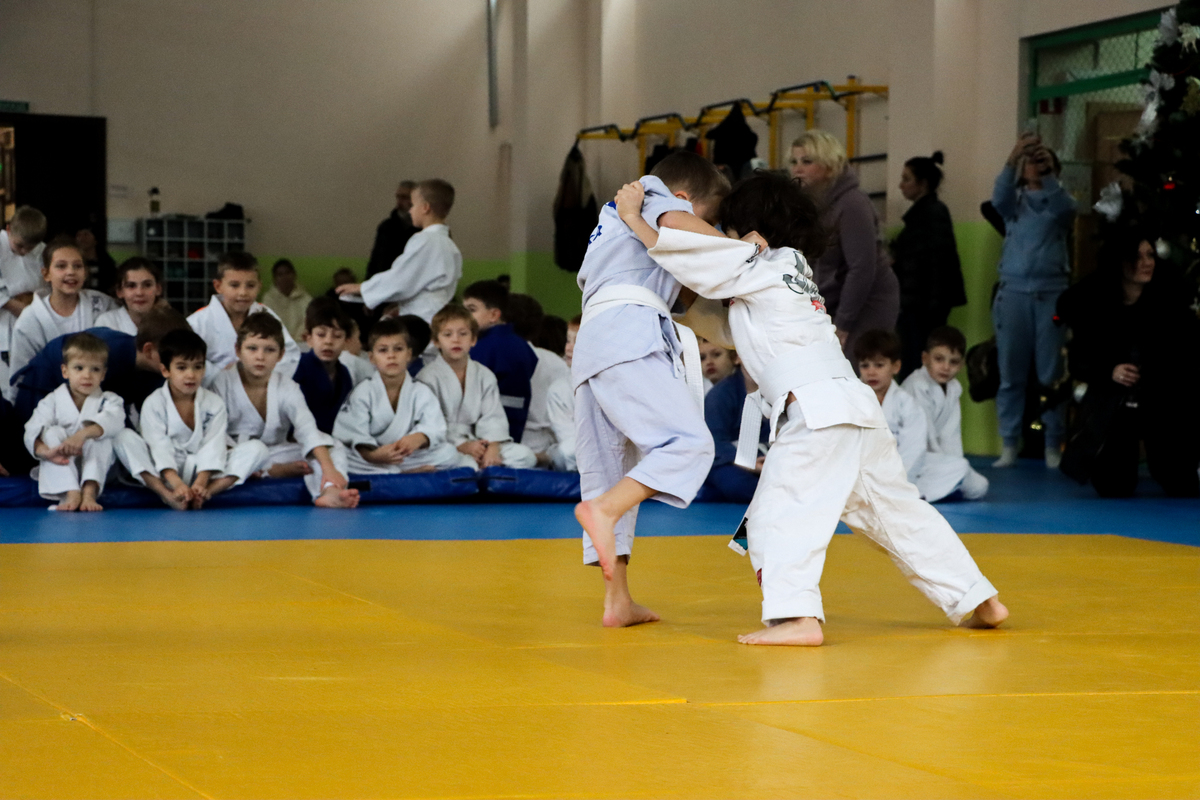 Ні війна, ні молодий вік не спиняють ентузіастів