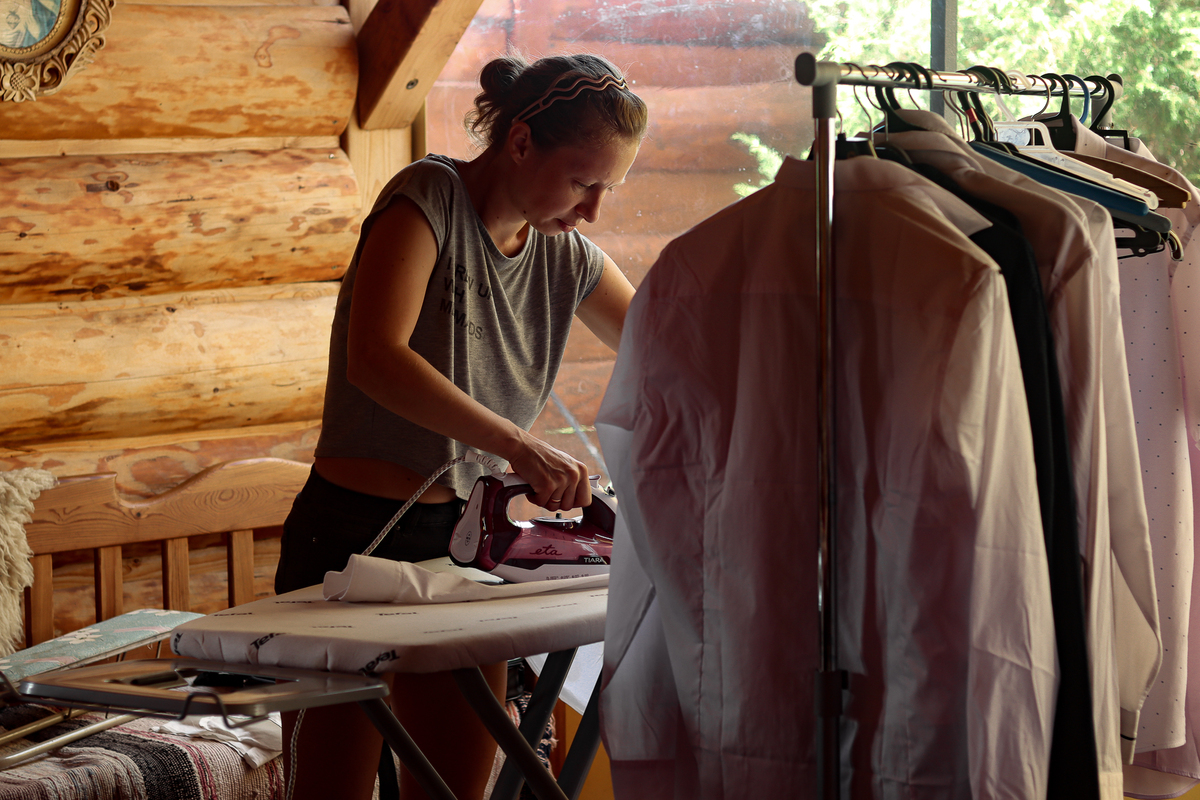 Prípravy na svadbu veľkej, milujúcej rodiny