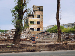 Життя продовжується. Після чергового комбінованого російського обстрілу. Київ, липень 2025.