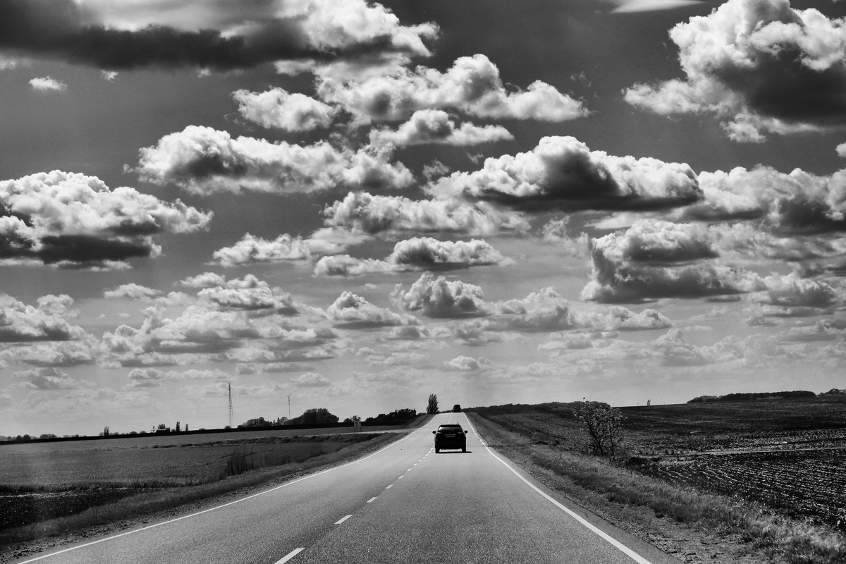 По дорозі з хмарами