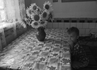 At the table with summer