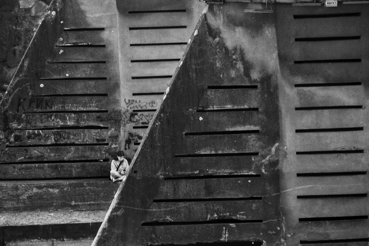 Між лініями