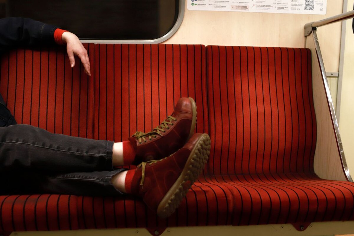 Замальовки в метро 2. Україна. Київ.2025