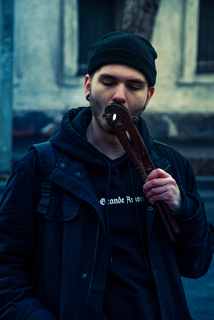 Молодий слюсар