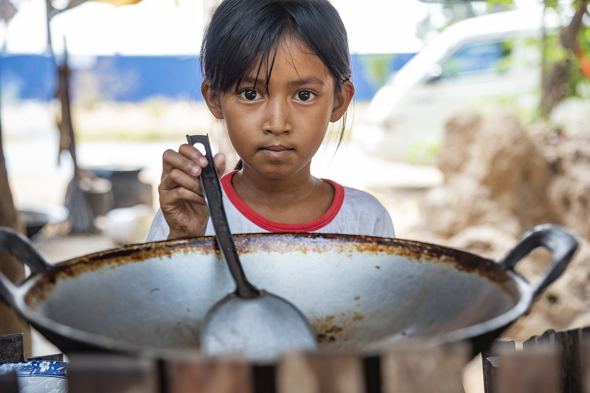 Найстарша дочка.