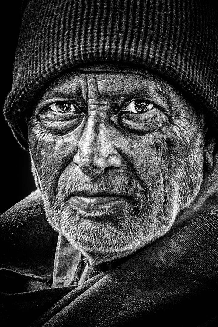 Old Man with Cap and Shawl 7836