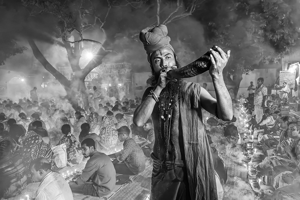 16-Light and Devotion