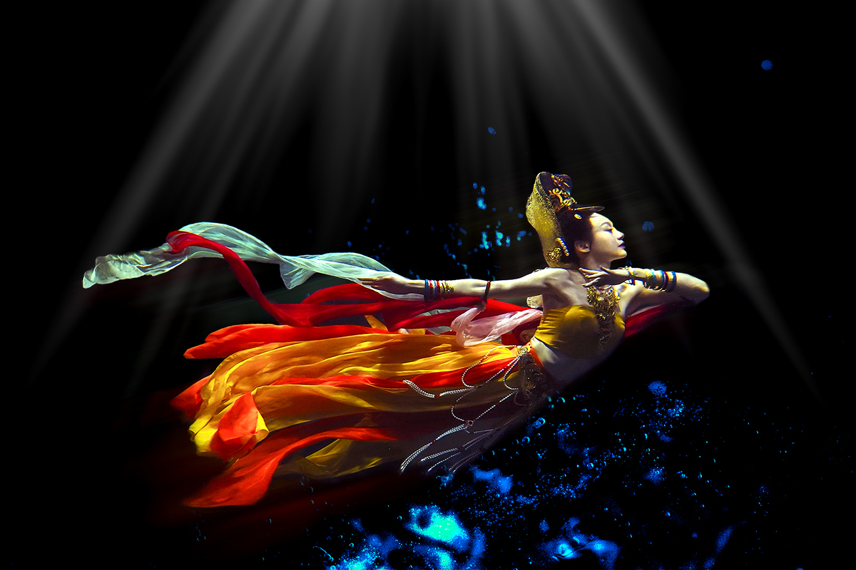 Flying Goddess in the water 03