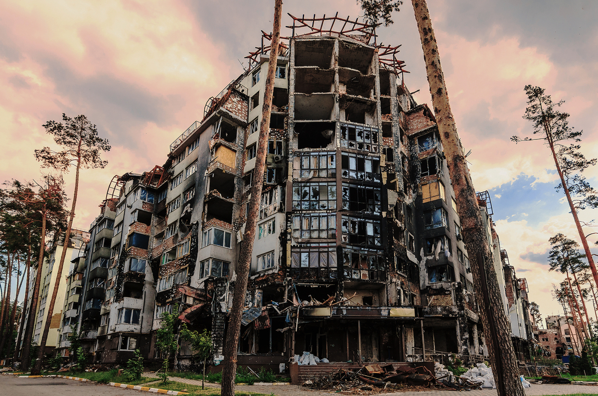 The silent walls' cry