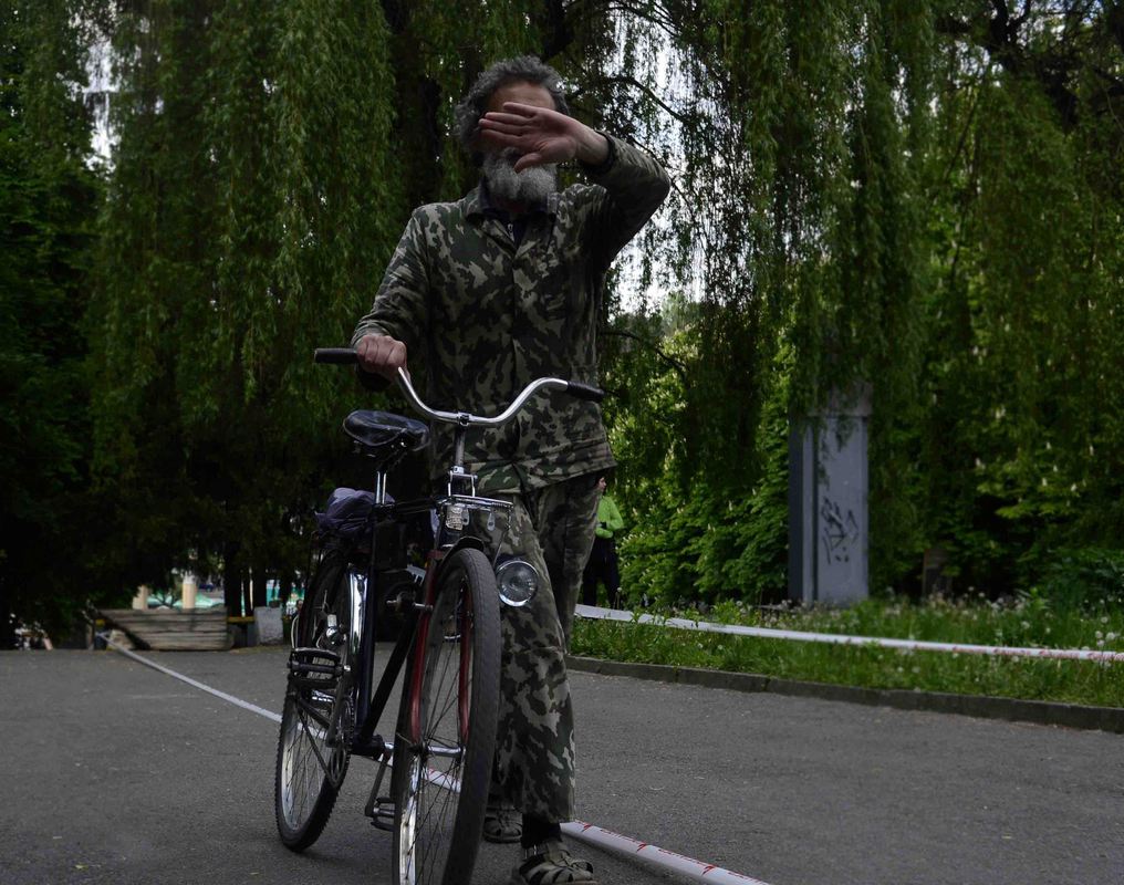 без коментарів