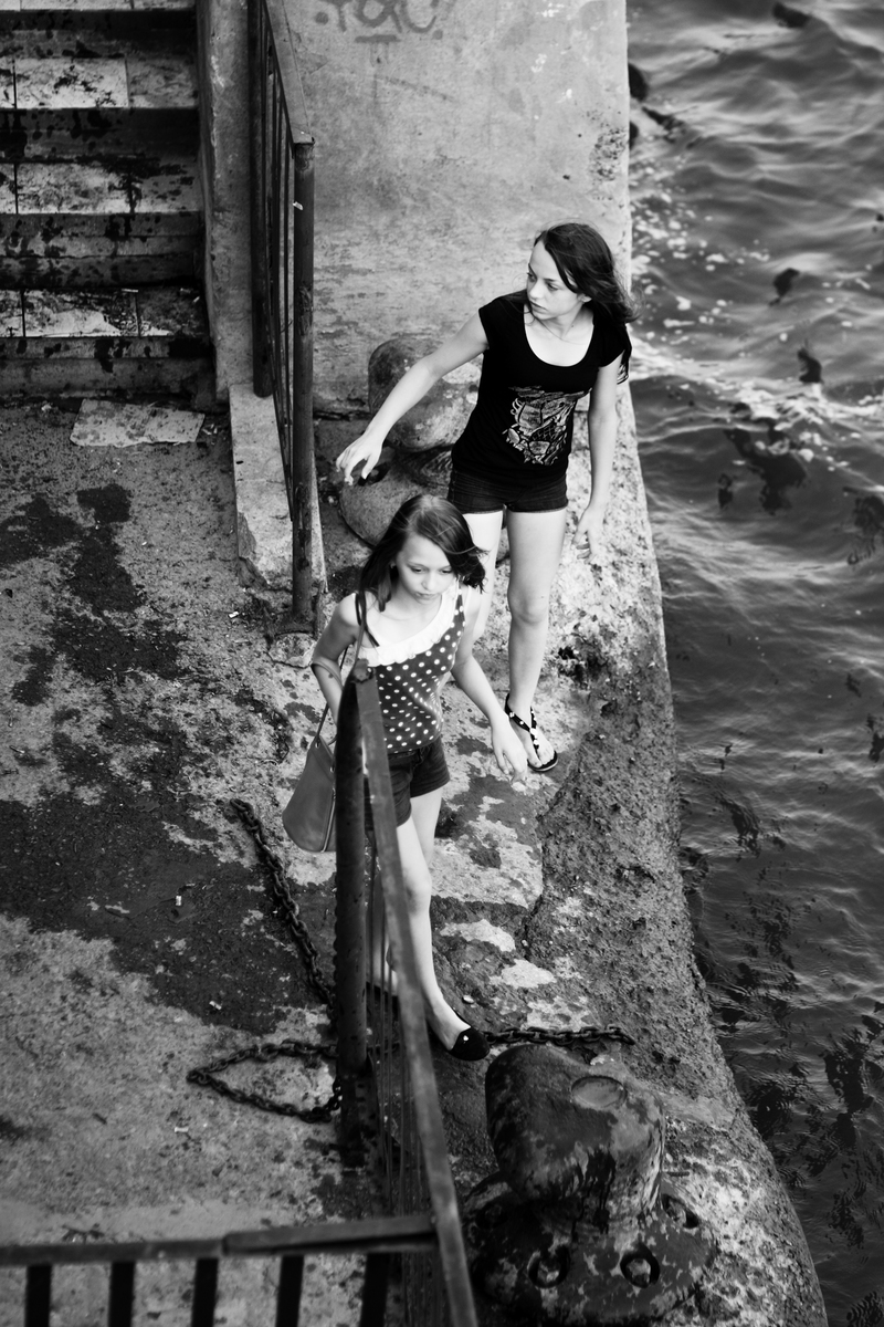 Идущие вдоль пирса