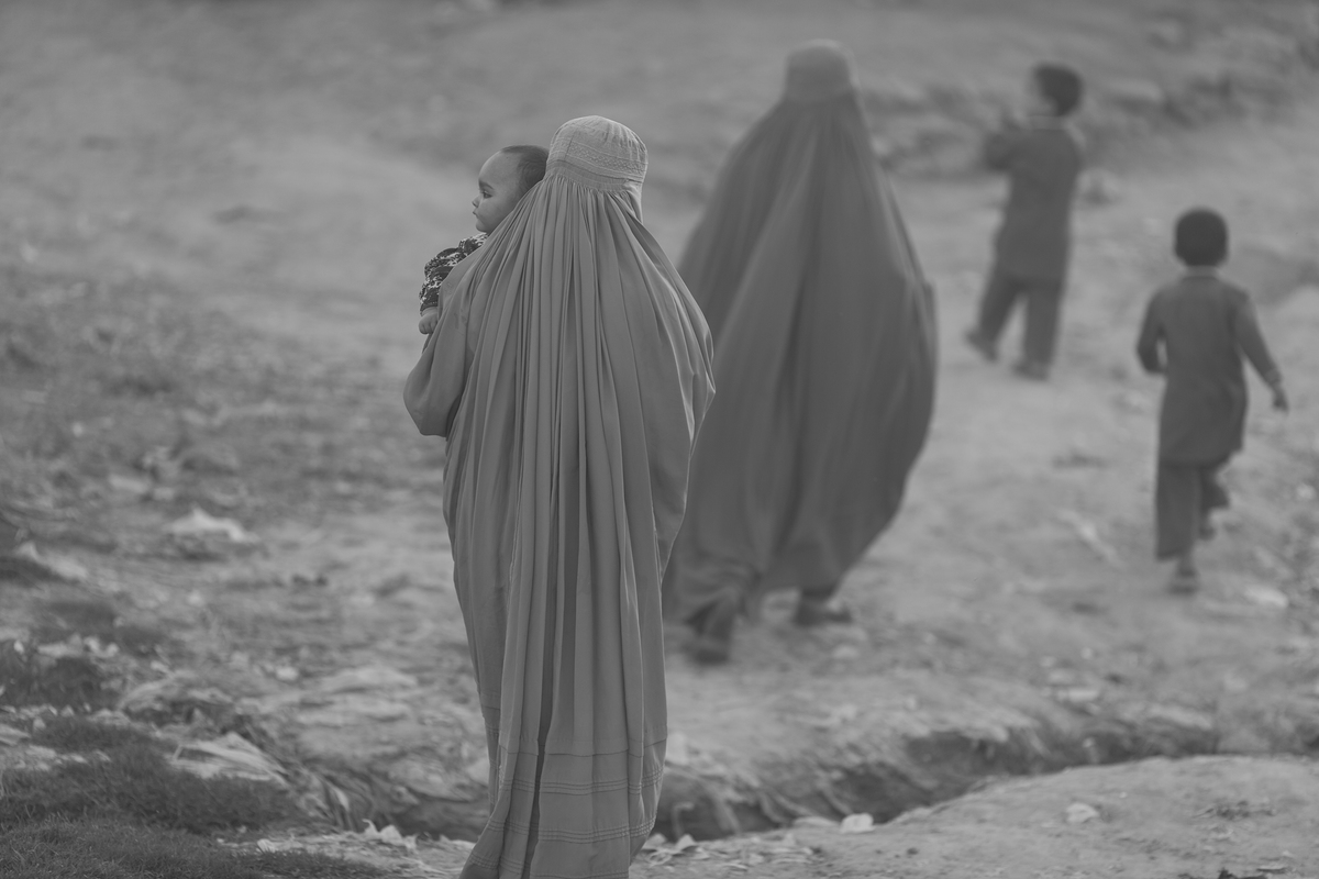 Женщины и их дети...