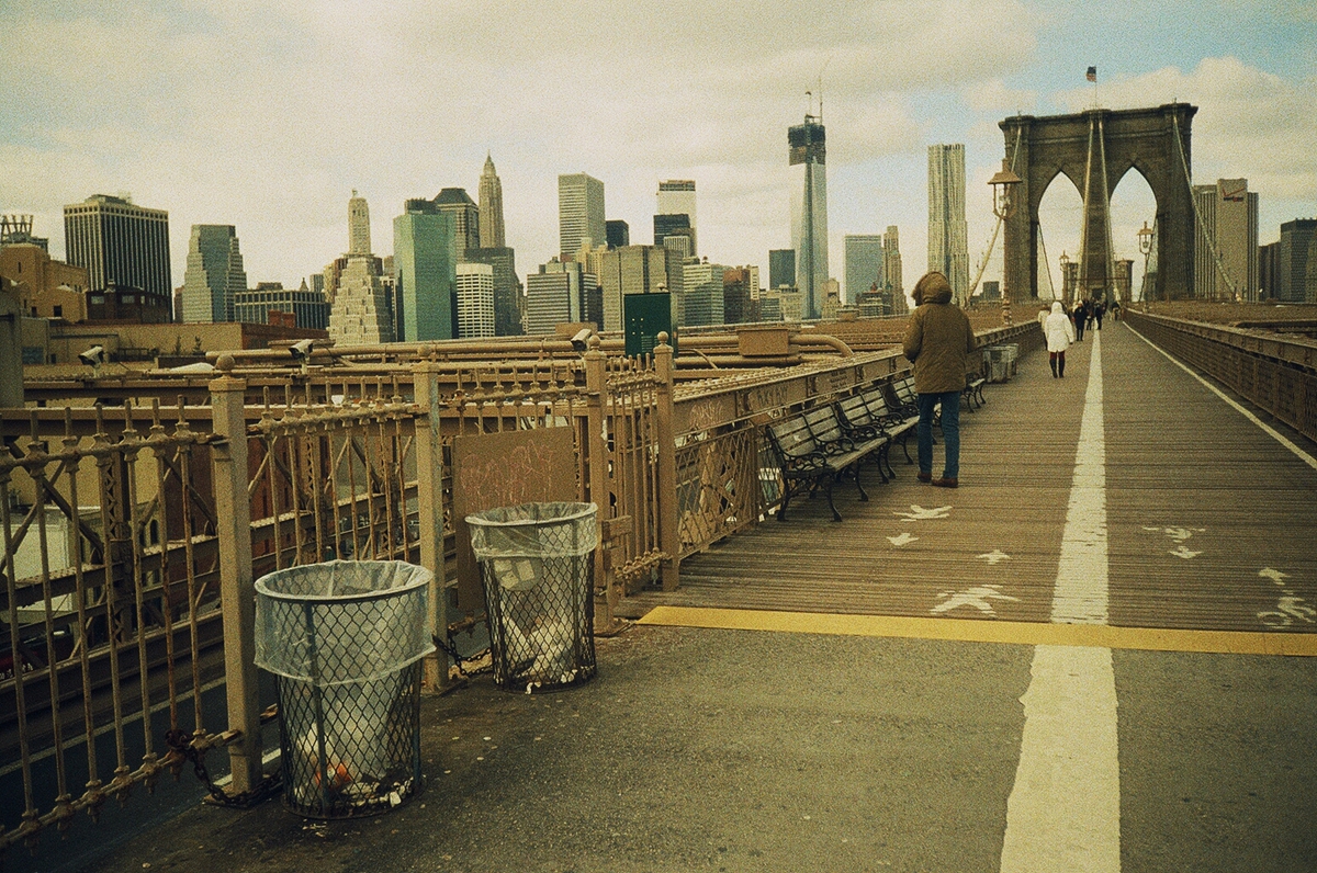 Мост в желтом