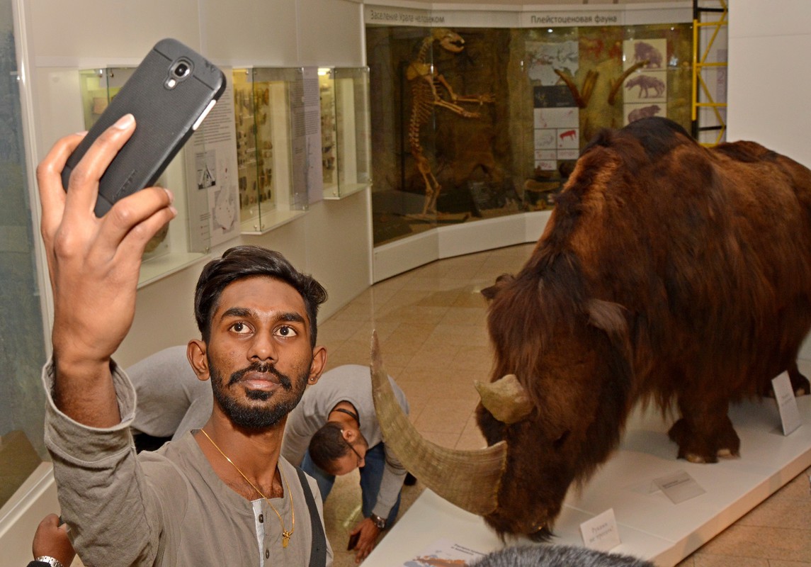 Я поведу тебя в музей...