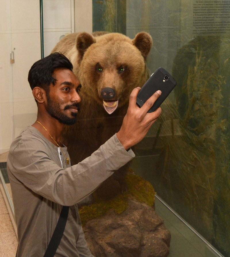 Я поведу тебя в музей...