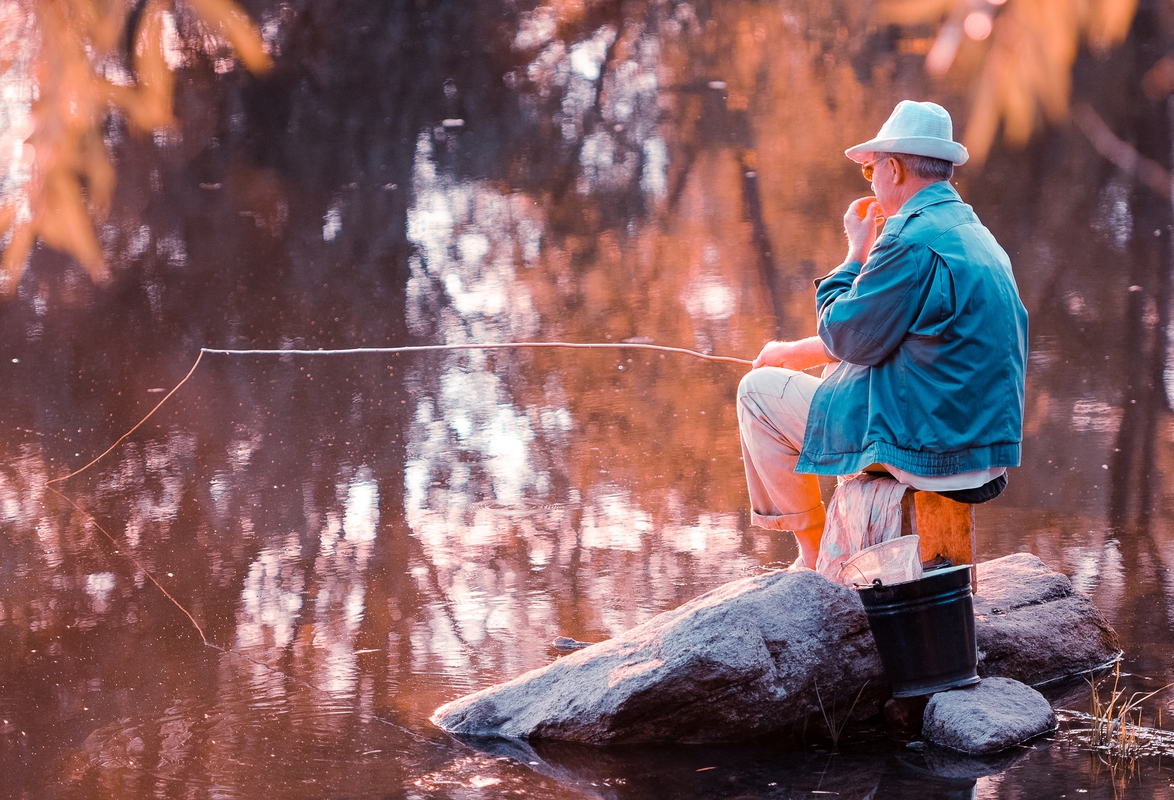 НА РЫБАЛКЕ . . .