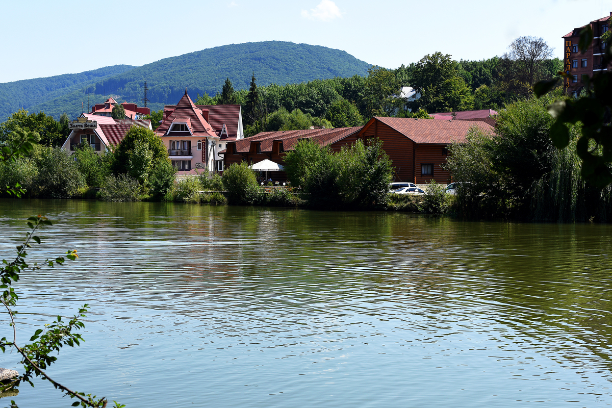 Озеро в горах