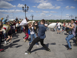 Битва подушками