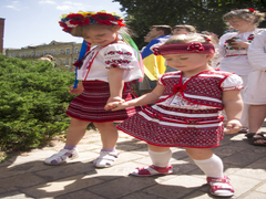 Сестрички (Мегамарш вишиванок 24 травня 2015)