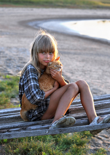 Девочка и кот