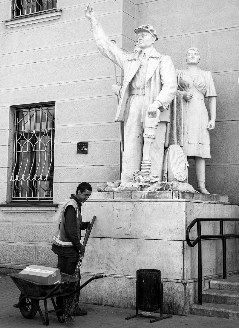 Привокзальний двірник