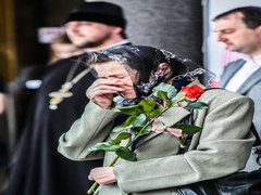 Луцьк вшановує матерів загиблих героїв України на день матері (10.05.2015)