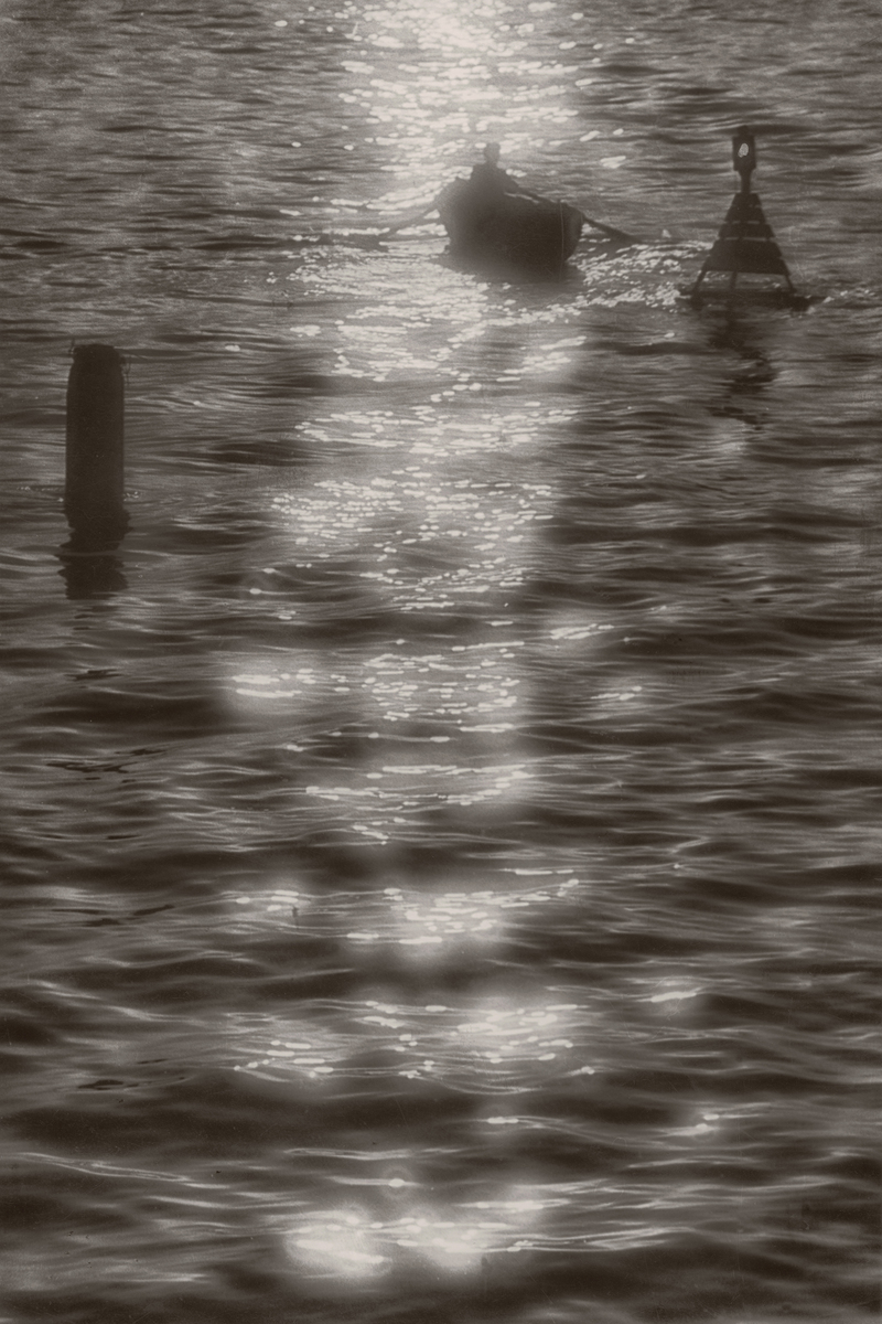 Вечерний бакен