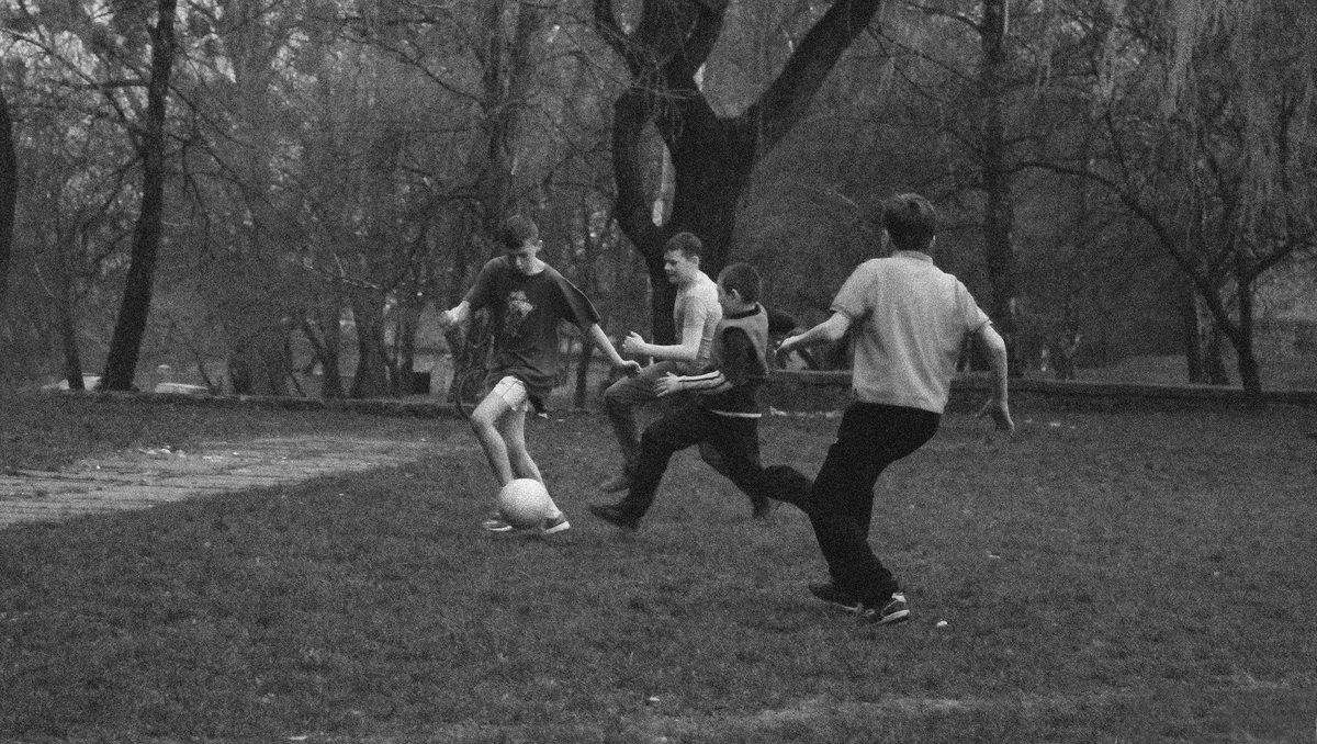 Доки граю у футбол, доти  живу!