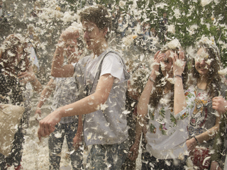 Радість (флешмоб Битва подушками, Київ, 206)