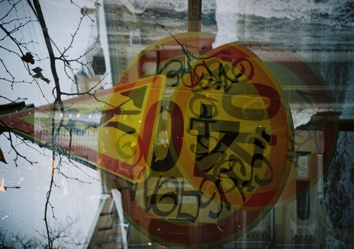 Знак *плівка, ломо, зламаний затвор)