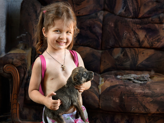 Девочка и щенок